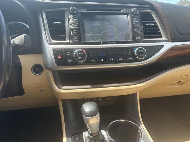 used 2018 Toyota Highlander car, priced at $22,995