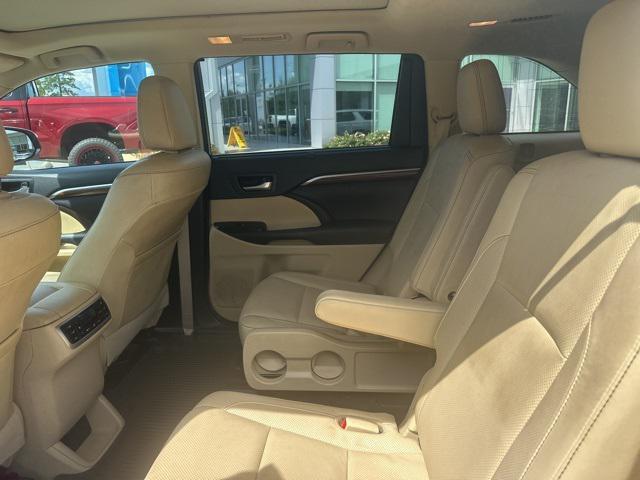 used 2018 Toyota Highlander car, priced at $22,995