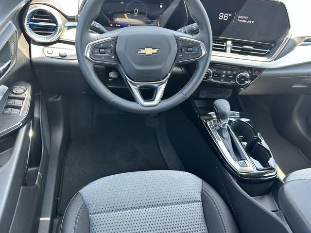 new 2025 Chevrolet Trax car