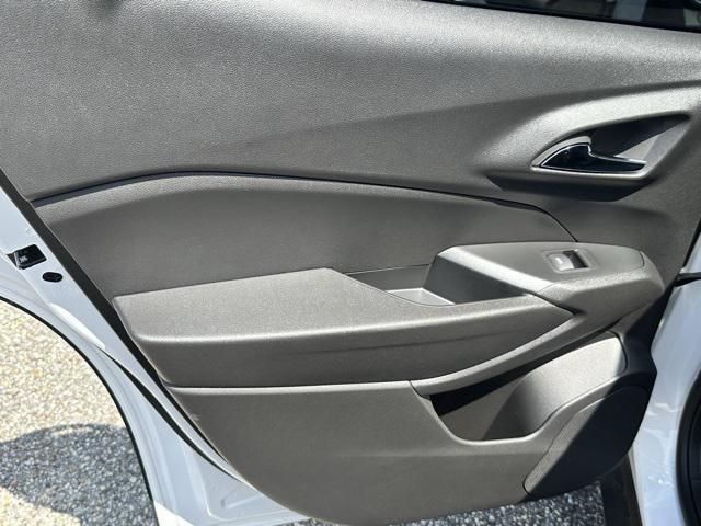 new 2025 Chevrolet Trax car