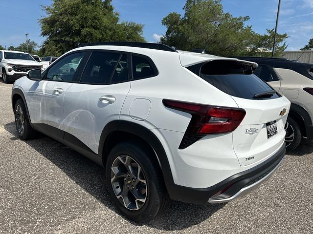 new 2025 Chevrolet Trax car