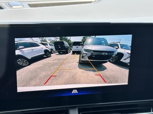 new 2025 Chevrolet Trax car