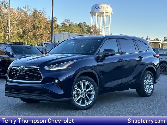 used 2021 Toyota Highlander car, priced at $30,751