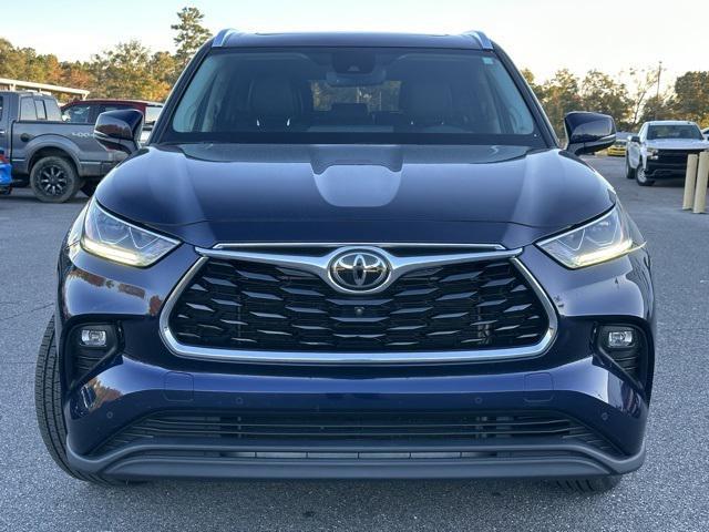 used 2021 Toyota Highlander car, priced at $30,751