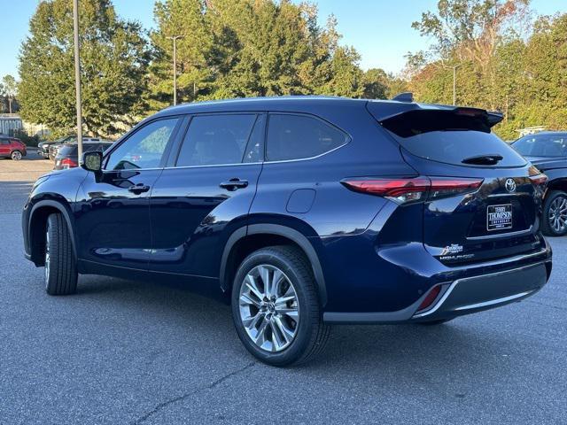 used 2021 Toyota Highlander car, priced at $30,751