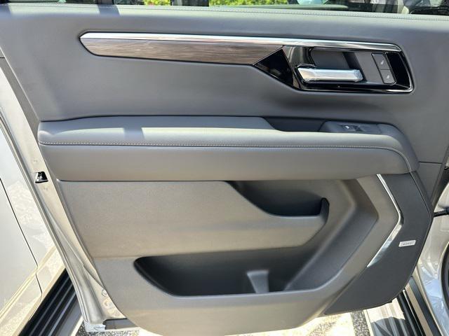 new 2025 Chevrolet Suburban car, priced at $67,375