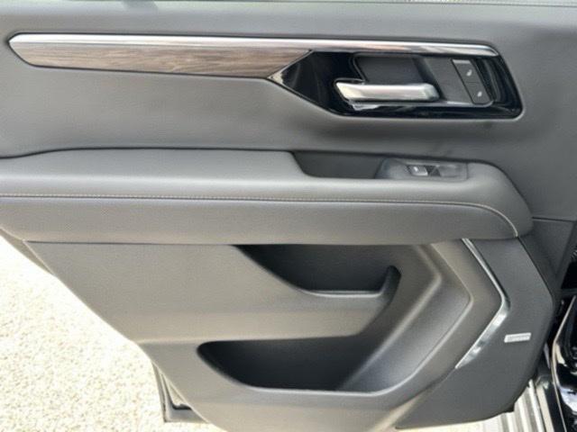 new 2025 Chevrolet Suburban car, priced at $85,805