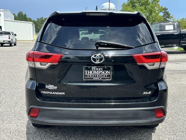 used 2018 Toyota Highlander car, priced at $21,160
