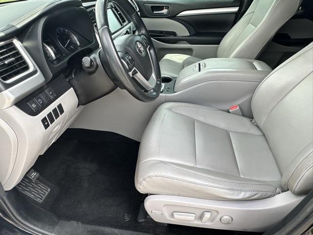 used 2018 Toyota Highlander car, priced at $21,160