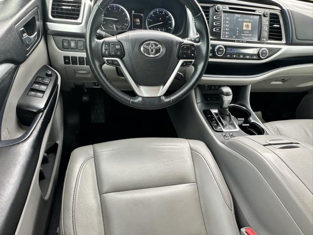 used 2018 Toyota Highlander car, priced at $21,160