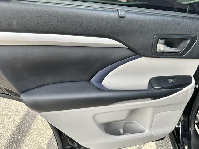 used 2018 Toyota Highlander car, priced at $21,160