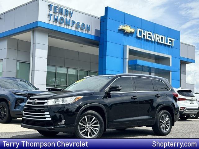 used 2018 Toyota Highlander car, priced at $21,160