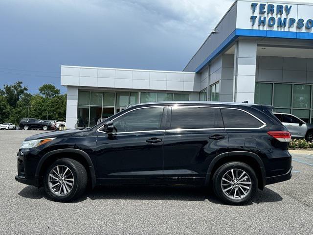 used 2018 Toyota Highlander car, priced at $21,160