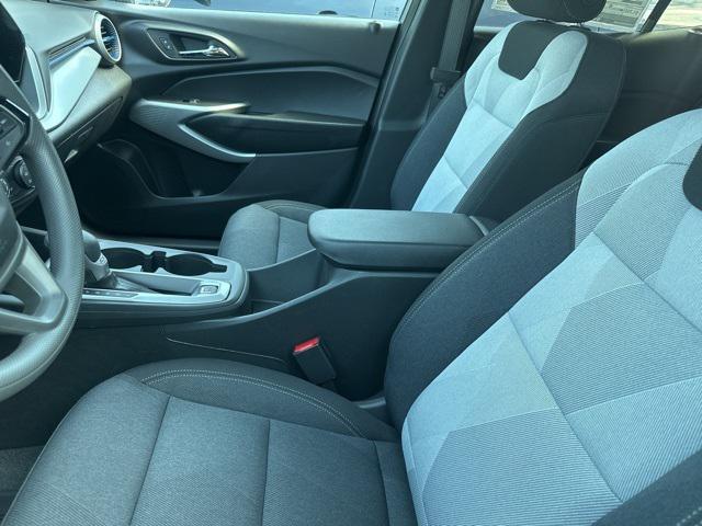 new 2025 Chevrolet Trax car