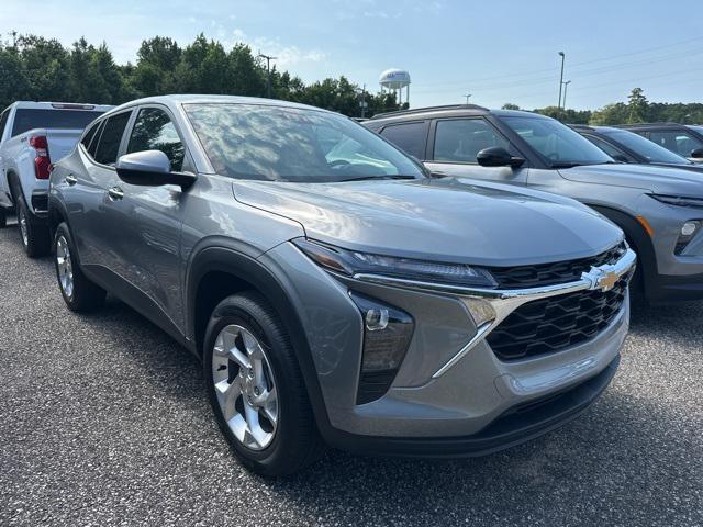 new 2025 Chevrolet Trax car