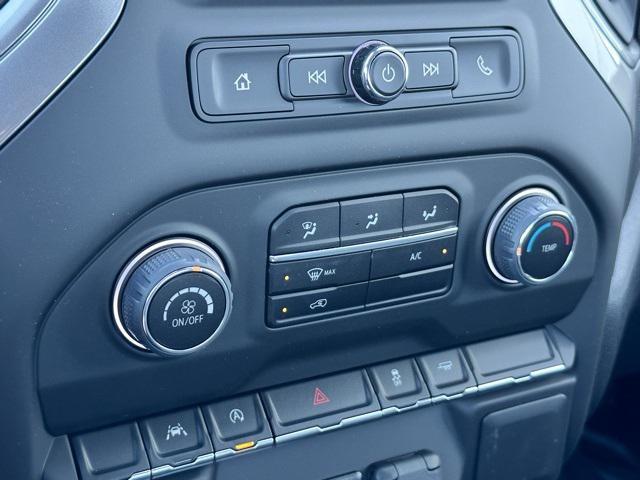 new 2025 Chevrolet Silverado 1500 car, priced at $39,040