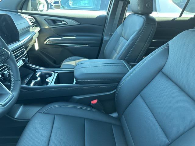new 2026 Chevrolet Traverse car, priced at $43,823