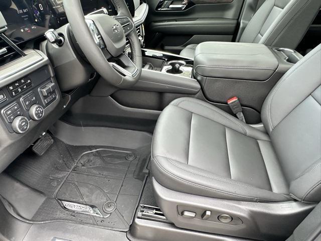 new 2025 Chevrolet Suburban car, priced at $80,700