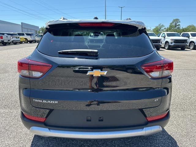 new 2025 Chevrolet TrailBlazer car, priced at $25,235
