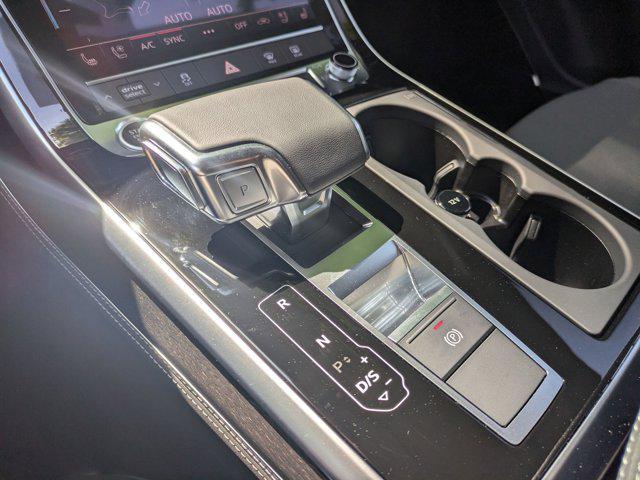 new 2025 Audi Q7 car, priced at $68,239
