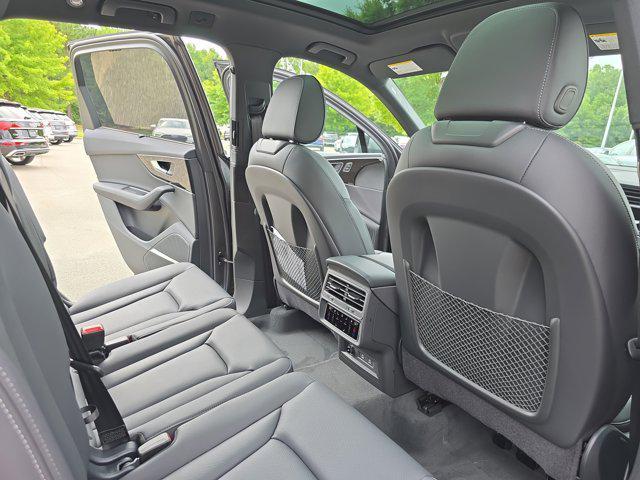 new 2025 Audi Q7 car, priced at $68,977