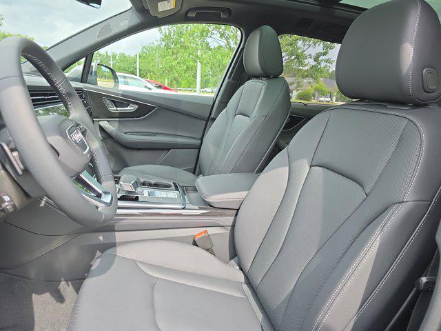 new 2025 Audi Q7 car, priced at $68,977