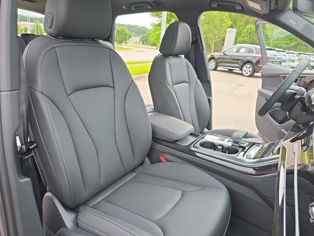 new 2025 Audi Q7 car, priced at $68,977