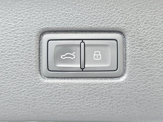 new 2025 Audi Q7 car, priced at $68,786