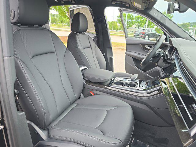 new 2025 Audi Q7 car, priced at $68,286