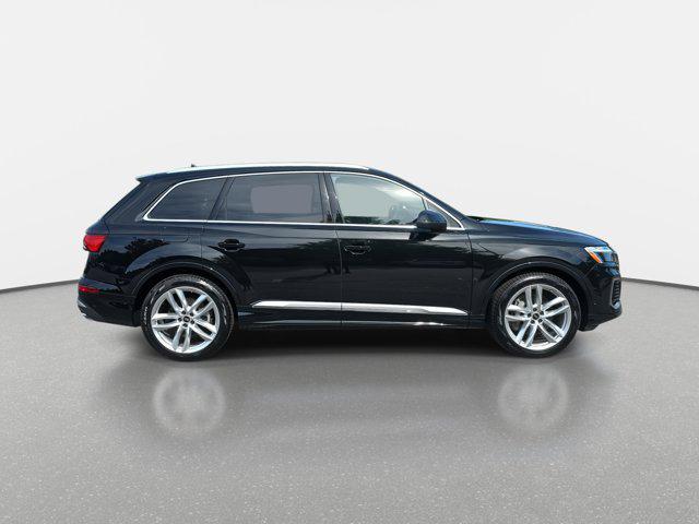new 2025 Audi Q7 car, priced at $67,434