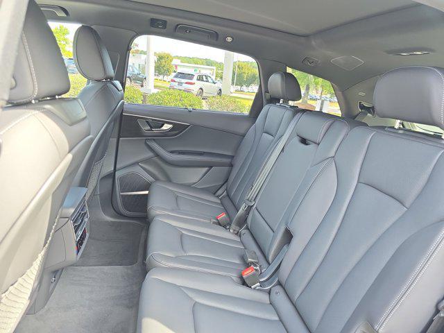 new 2025 Audi Q7 car, priced at $67,434