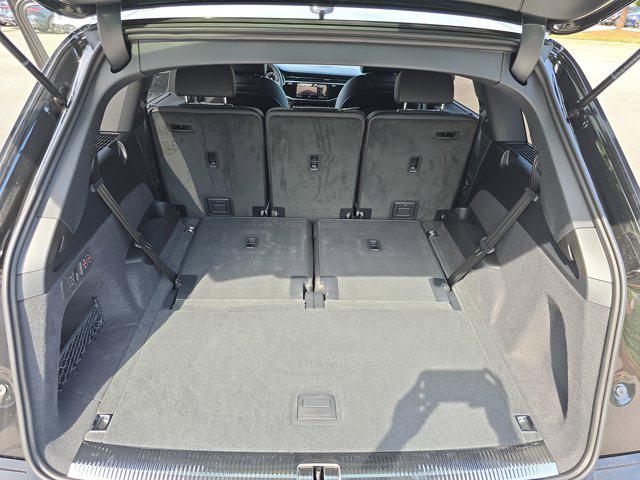 new 2025 Audi Q7 car, priced at $67,434