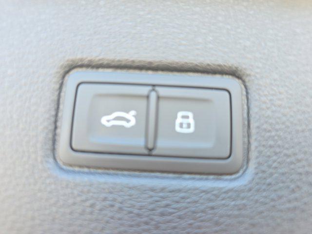 new 2026 Audi Q7 car, priced at $85,695