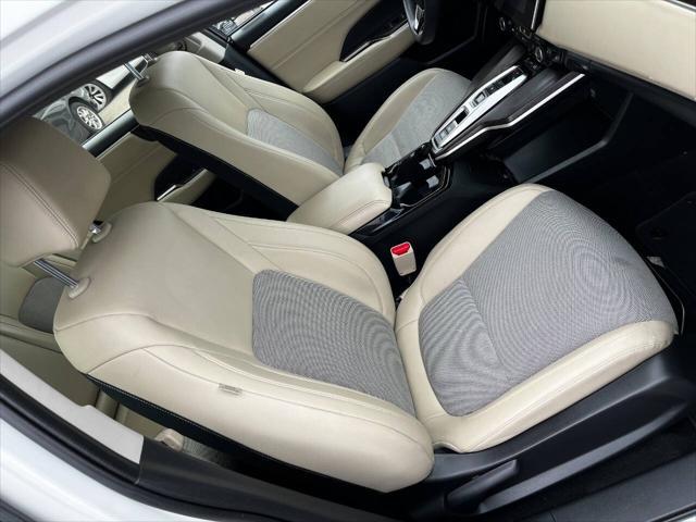 used 2018 Honda Clarity Plug-In Hybrid car, priced at $15,999
