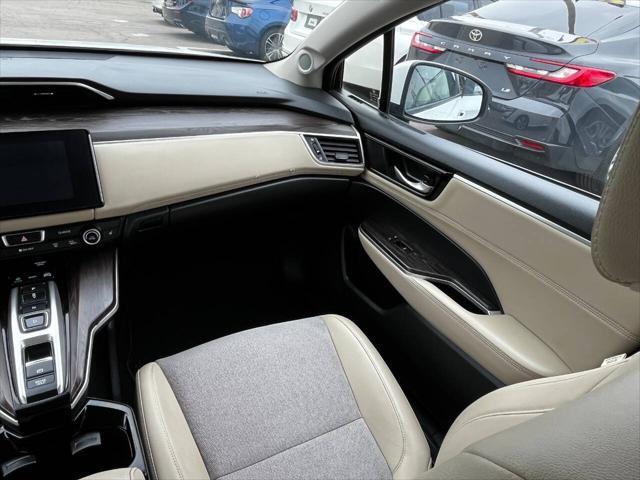 used 2018 Honda Clarity Plug-In Hybrid car, priced at $15,999