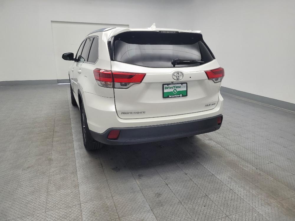 used 2019 Toyota Highlander car, priced at $22,995