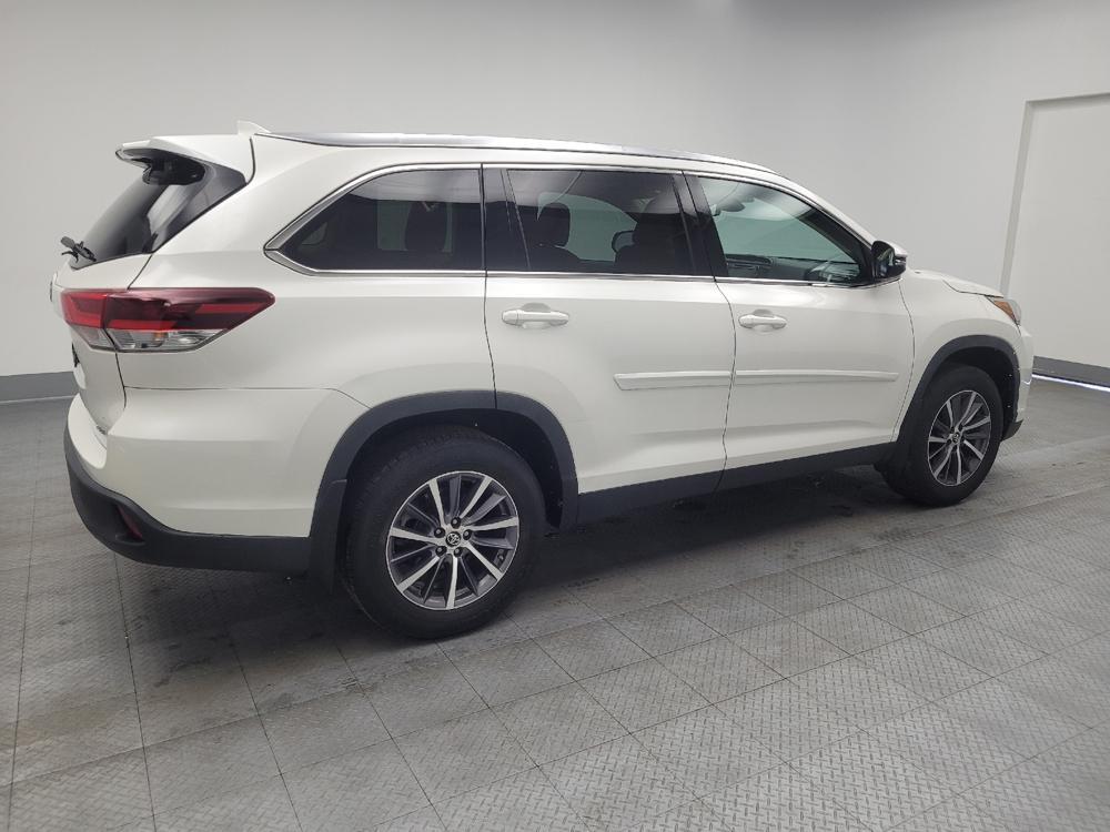 used 2019 Toyota Highlander car, priced at $22,995