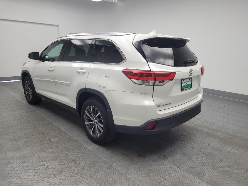 used 2019 Toyota Highlander car, priced at $22,995