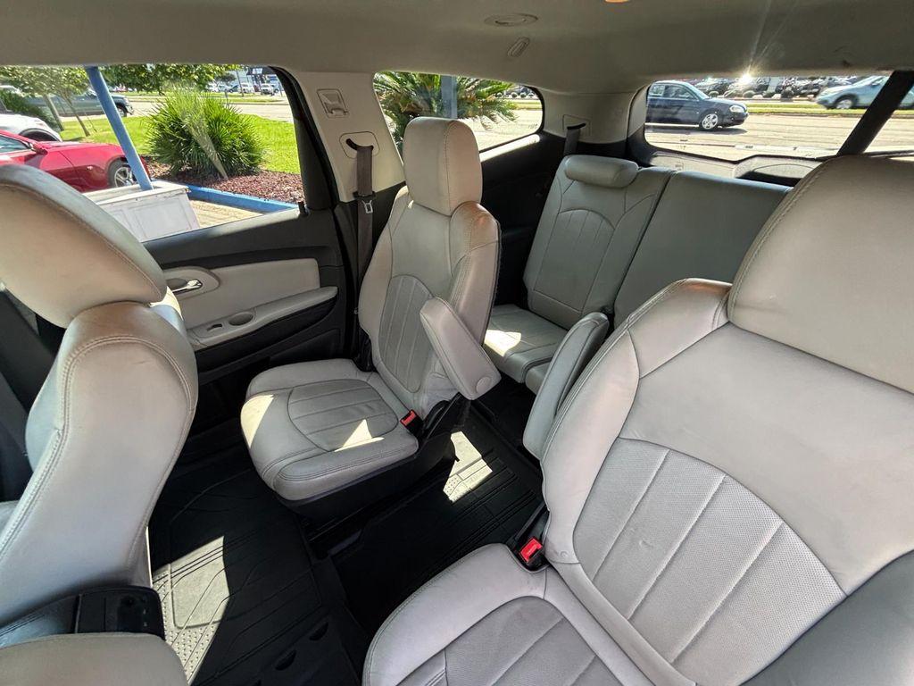 used 2012 Chevrolet Traverse car, priced at $7,000