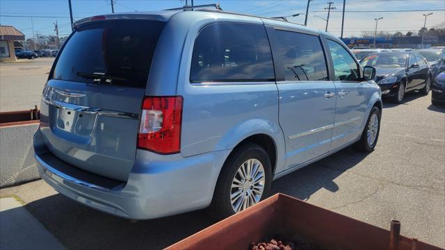 used 2013 Chrysler Town & Country car