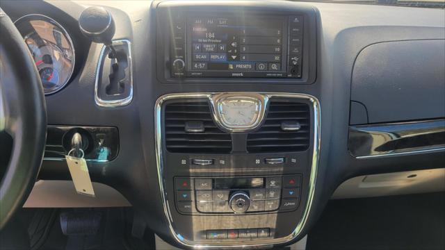 used 2013 Chrysler Town & Country car
