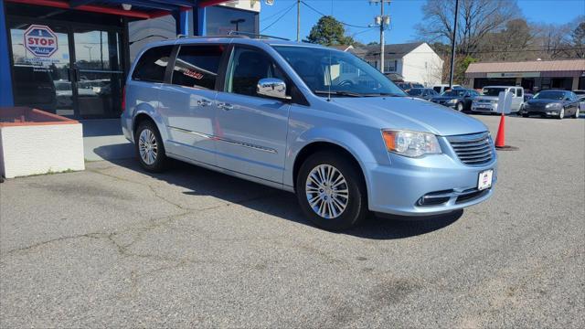 used 2013 Chrysler Town & Country car