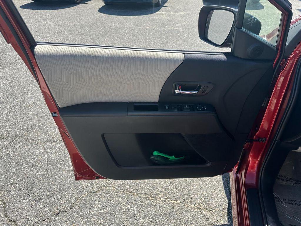 used 2009 Mazda Mazda5 car, priced at $5,000
