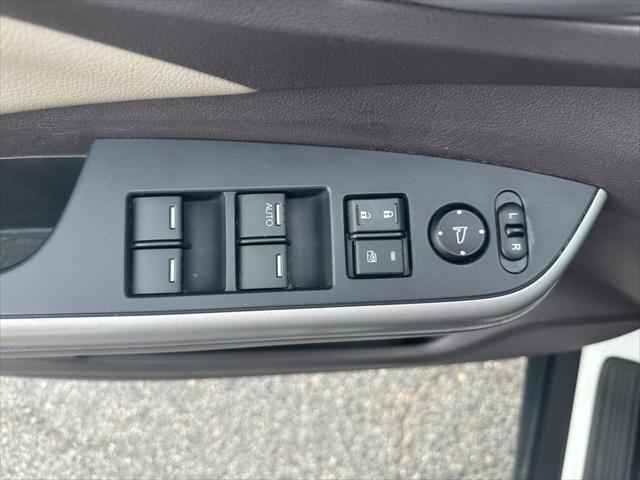 used 2014 Honda CR-V car, priced at $9,000