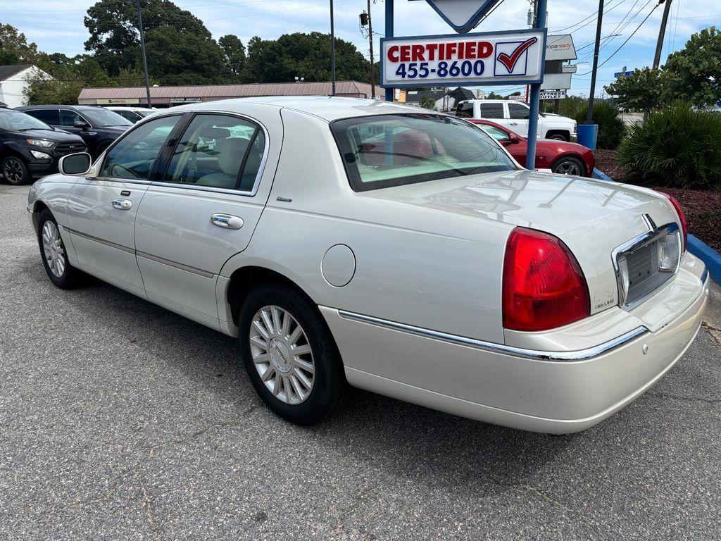 used 2004 Lincoln Town Car car, priced at $8,000