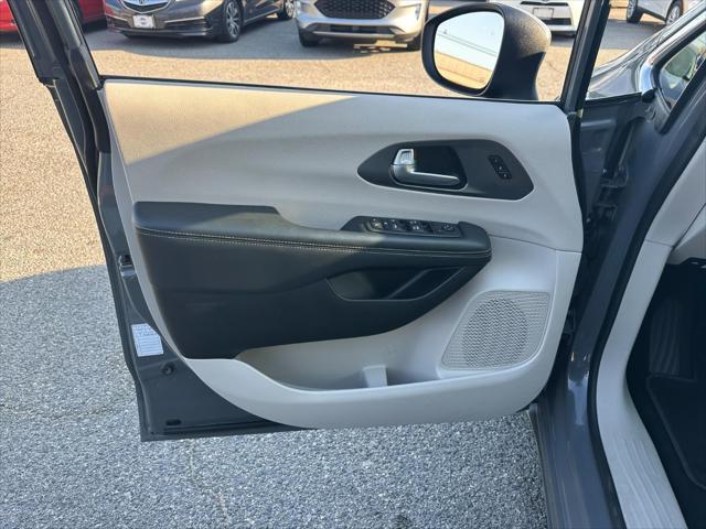 used 2023 Chrysler Pacifica car, priced at $24,000