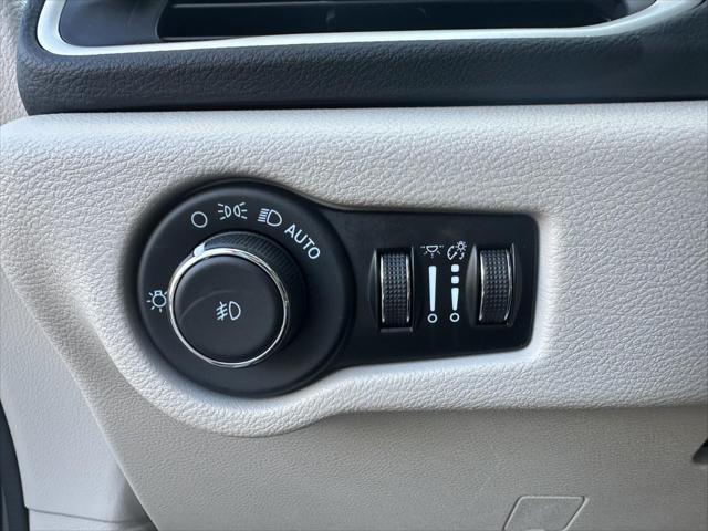 used 2023 Chrysler Pacifica car, priced at $24,000
