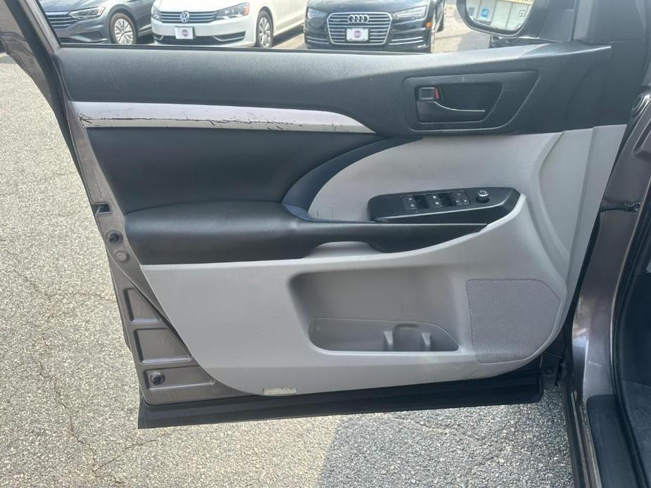 used 2019 Toyota Highlander car, priced at $24,000