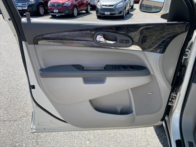 used 2014 Buick Enclave car, priced at $6,000