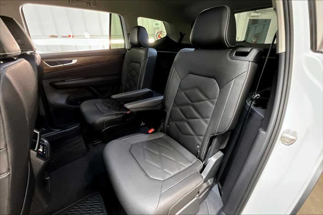 new 2025 Volkswagen Atlas car, priced at $47,187